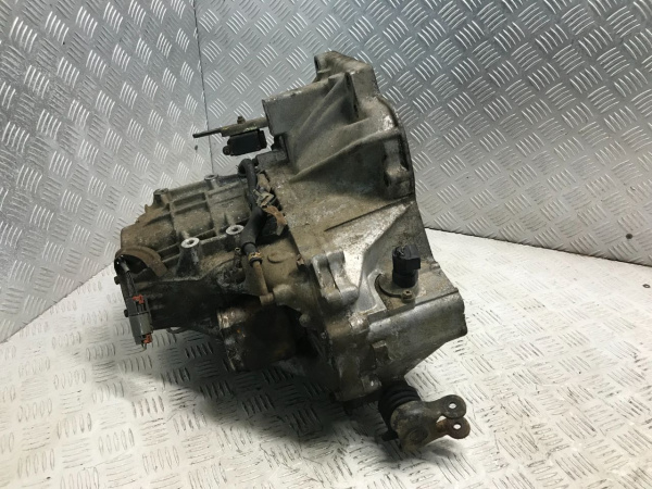 КПП (Коробка передач механическая) F514 Mitsubishi Galant 8 2.0 Бензин