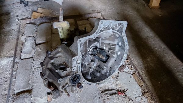 КПП (Коробка передач механическая) Mazda 323 BJ 1.3 Бензин