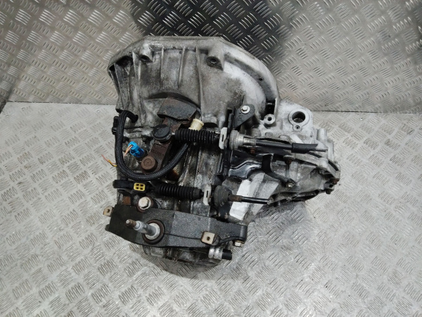 КПП (Коробка передач механическая) 321018500R Renault Trafic 3