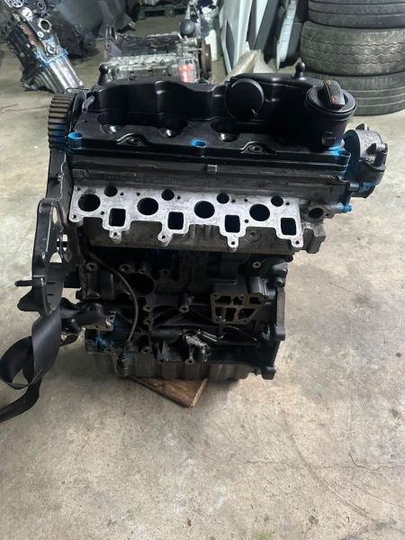 Двигатель CFC Volkswagen Multivan T5 restailing 2.0 Дизель