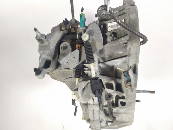 КПП механическая (МКПП) 6-ступенчатая TL4043 8201057476 Renault Duster 1.5 Дизель