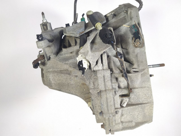 КПП механическая (МКПП) 6-ступенчатая TL4043 8201057476 Renault Duster 1.5 Дизель