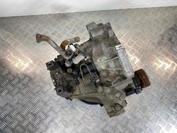КПП механическая (МКПП) 5-ступенчатая LVC Volkswagen Fox 1.2 Бензин