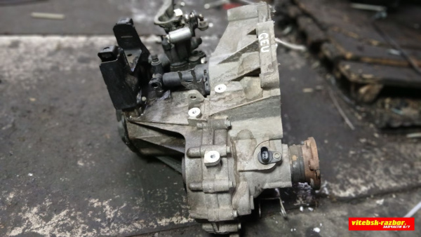 КПП механическая (МКПП) 5-ступенчатая 02T301103K Volkswagen Polo 4 1.2 Бензин
