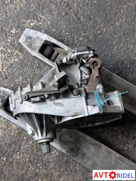 КПП механическая (МКПП) 5-ступенчатая 02Z301103D Volkswagen Transporter T5 1.9 Дизель
