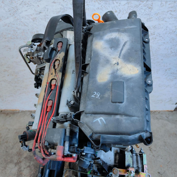 Двигатель AKQ Volkswagen Golf 4 1.4 Бензин